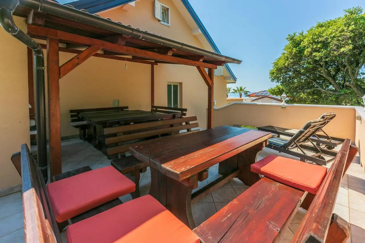 Apartments Ljiljana Supetarska Draga