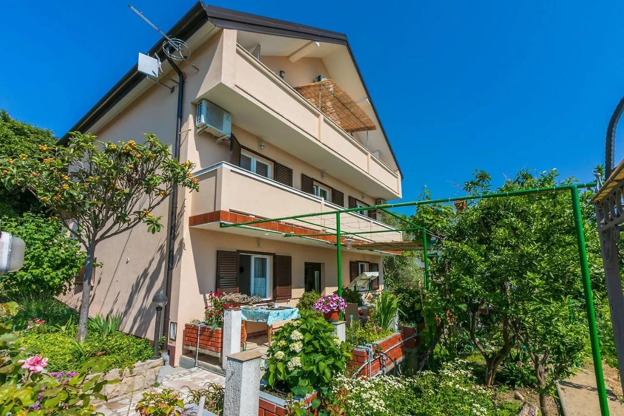 Apartments Ljiljana Supetarska Draga